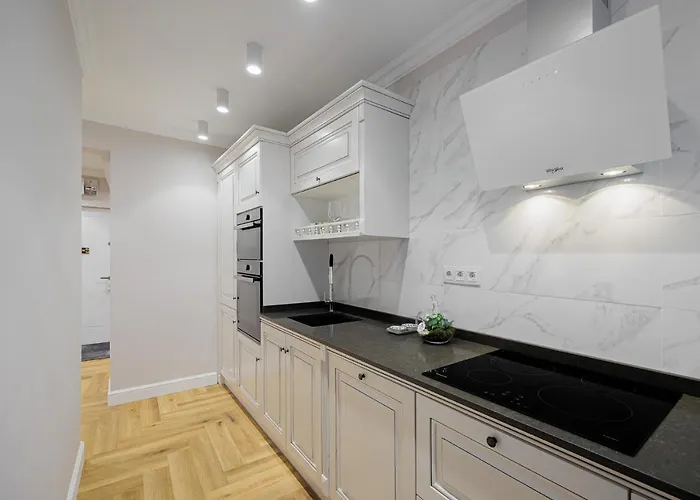 Bright House Cantemir *