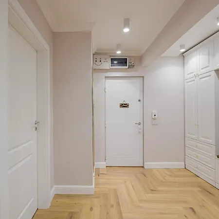 Bright House Cantemir Бухарест