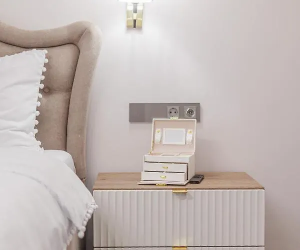 Bright House Cantemir 公寓 *